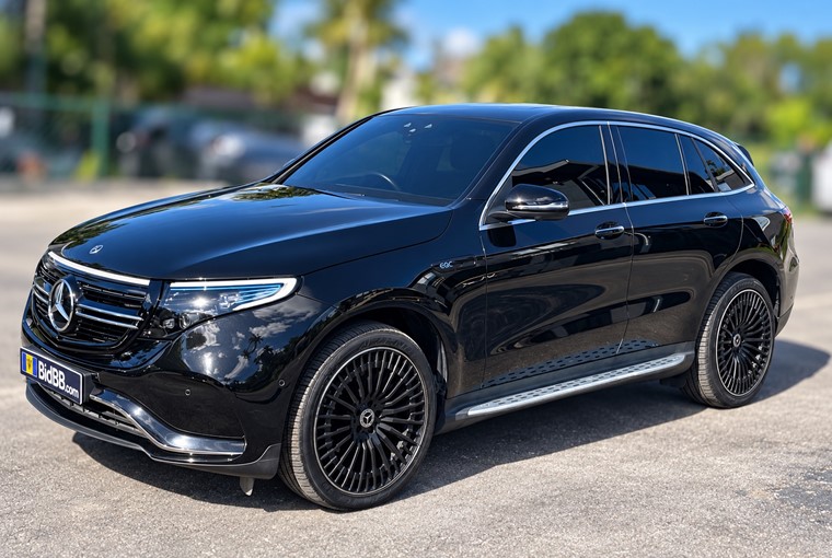 103 E03 Mercedes Eqc Eqc Front Three Quarter Left