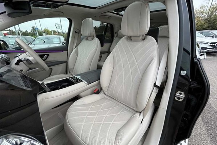 70 Mercedes EQS580 Int2