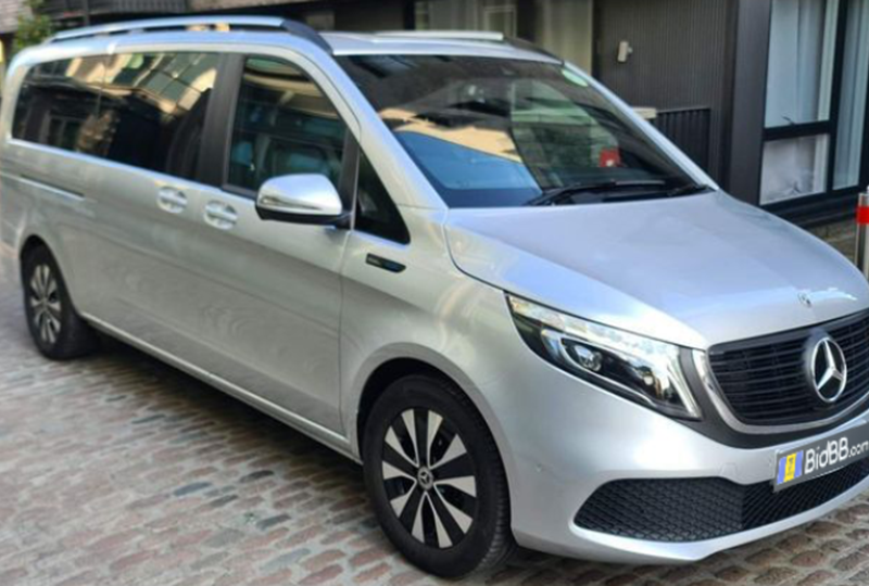 22 Mercedes Eqv300 Sport7