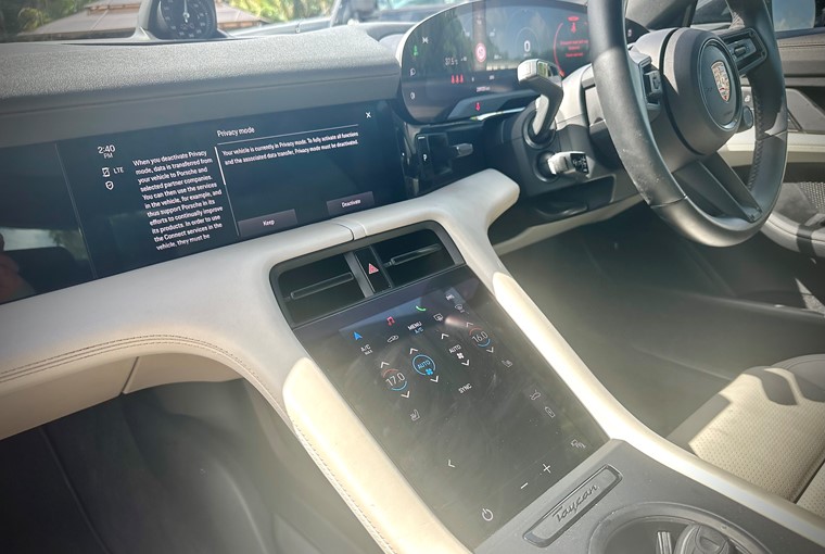 0498 Porsche Taycan 4S Interior203