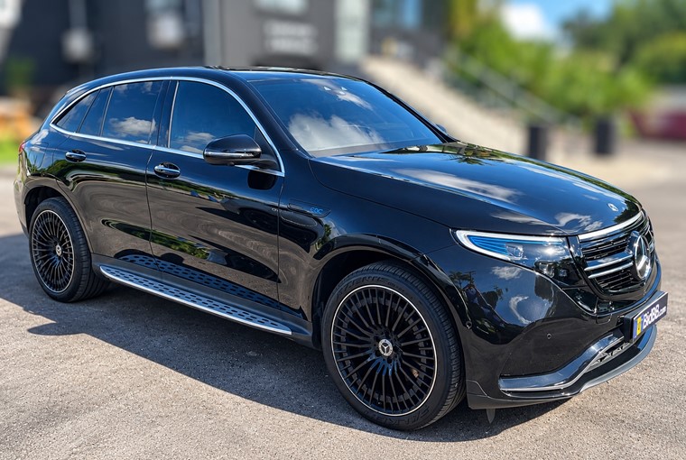103 E01 Mercedes Eqc Eqc Front Three Quarter Right