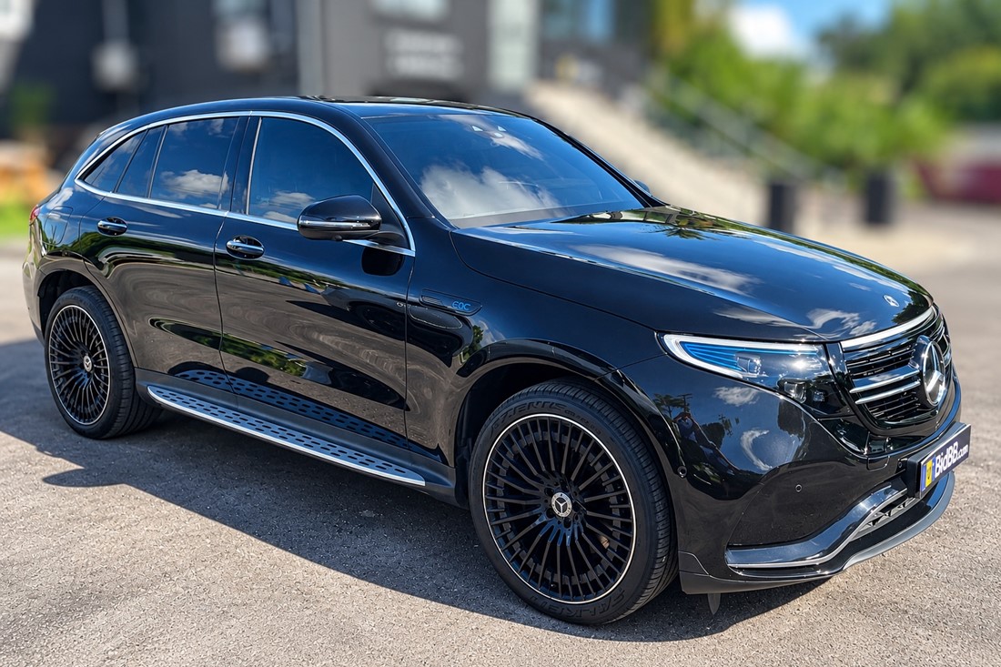 103 E01 Mercedes Eqc Eqc Front Three Quarter Right