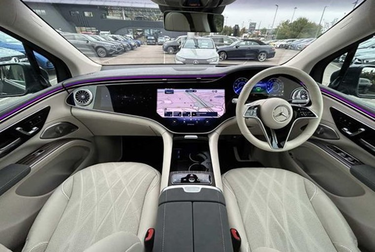 70 Mercedes EQS580 Int1