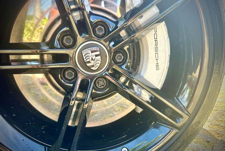 0498 Porsche Taycan 4S Exterior111