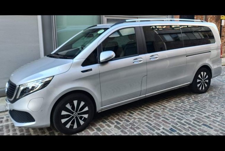22 Mercedes Eqv300 Sport5