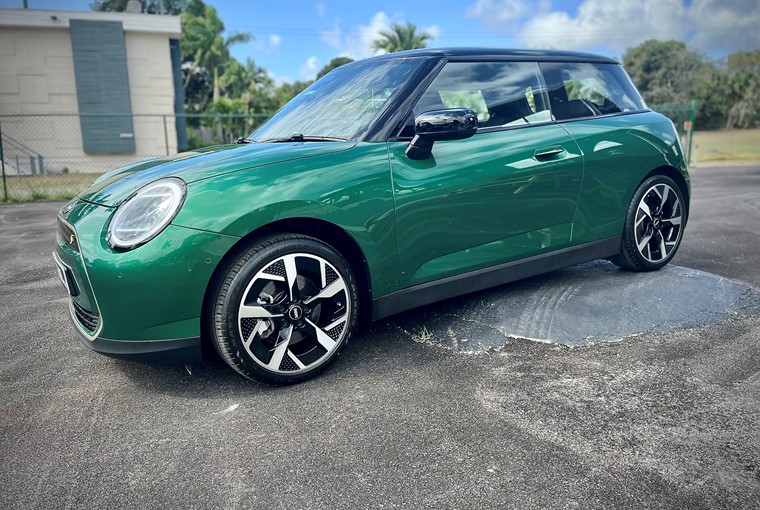 23 Mini Cooper 160Kw SE Exclusive4